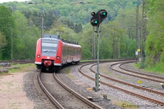1_TM_1_Bahnhofseinfahrt-Türkismühle_Br-425-138-5_W